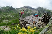 83 Tetto crollato, ancora belle le tegole-piode in pietra